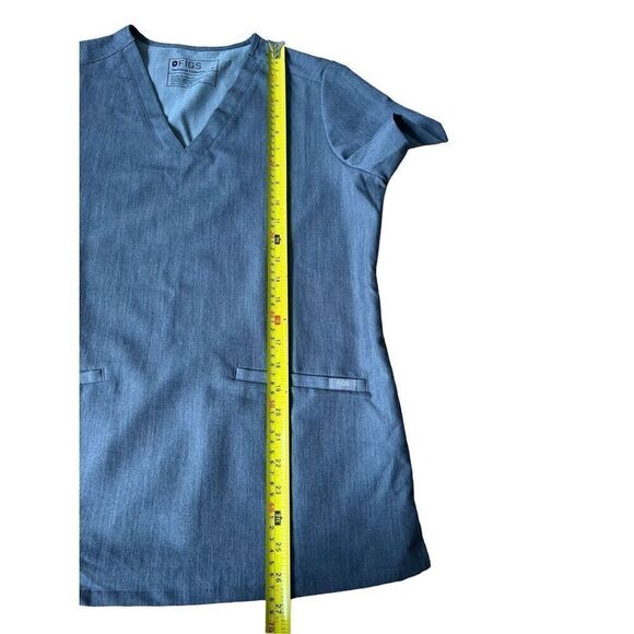 FIGS Casma Scrub Top Classic Fit 3 Pockets Four Way Stretch size S Gray - Picture 8 of 11